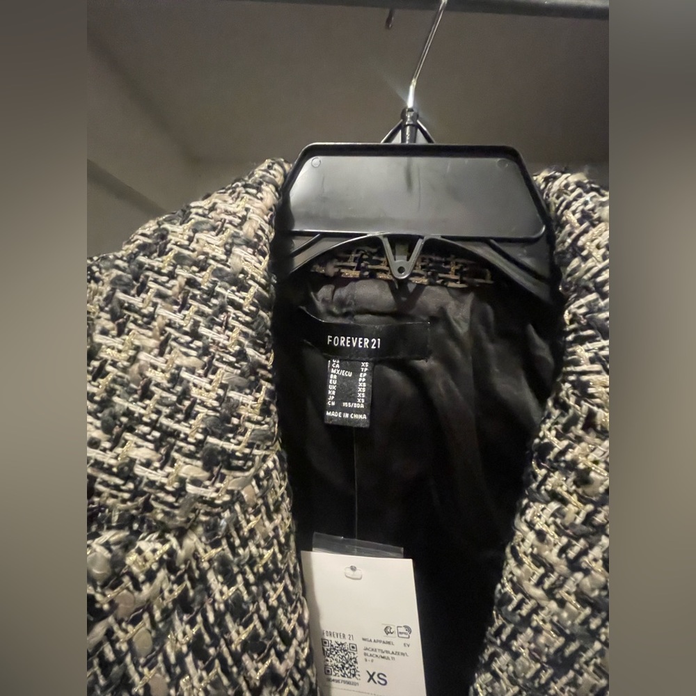 Short blazer - Picture 3 of 6